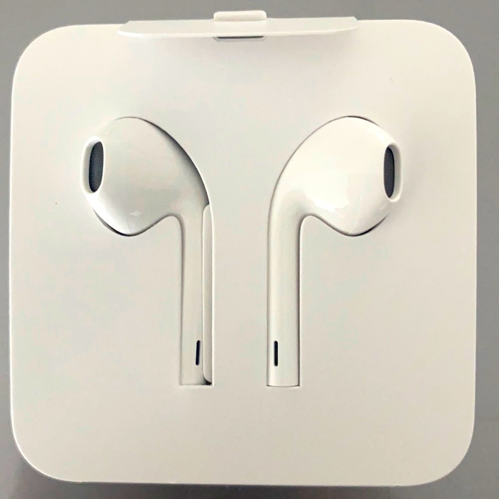 Apple cord earphones